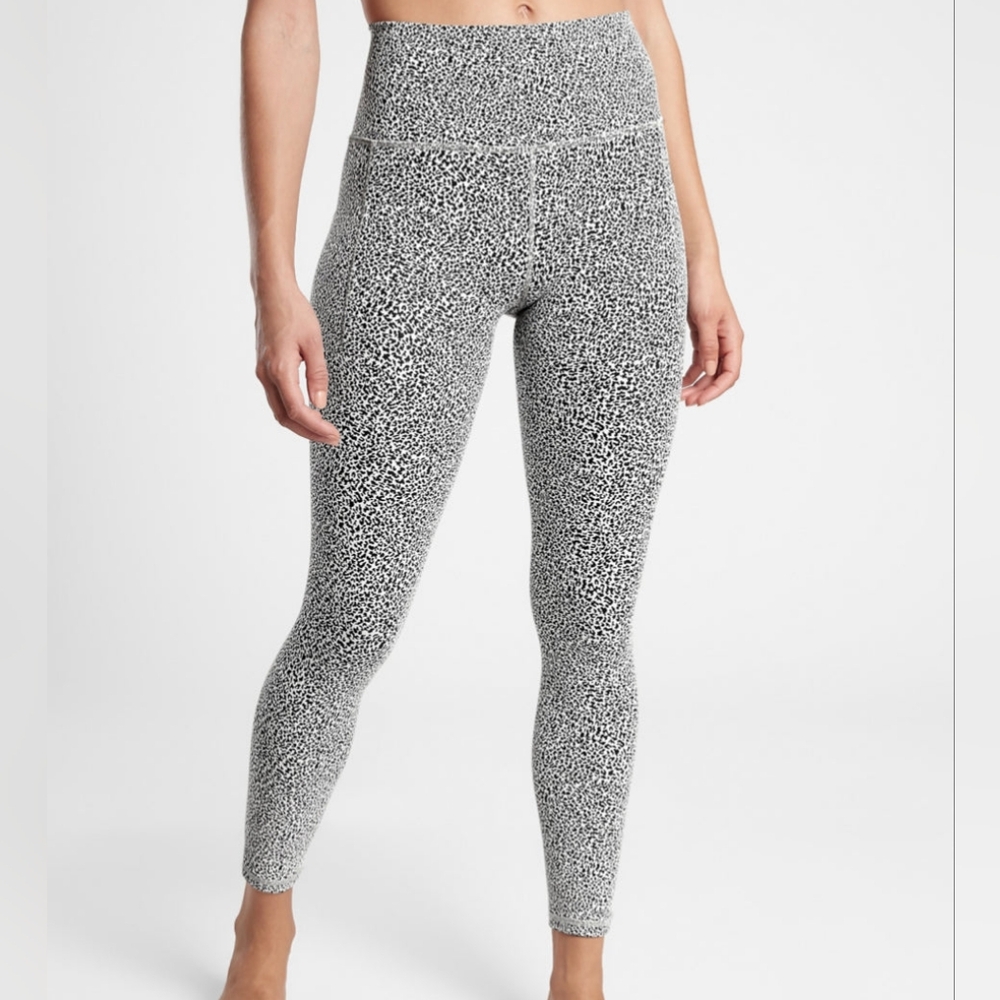 ATHLETA Salutation Stash II 7/8 Textured Tight